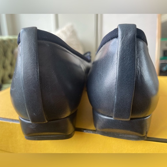 Stuart Weitzman Women's Sw Bow Ballet Flat Adobe - Picture 8 of 9